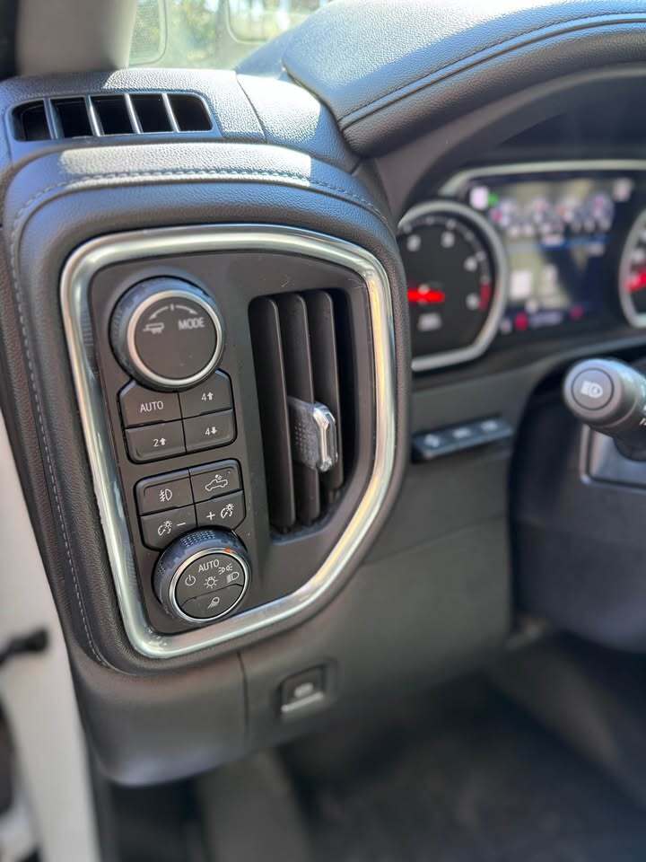2022 Chevrolet Silverado 2500HD LTZ, photo 15 of 19