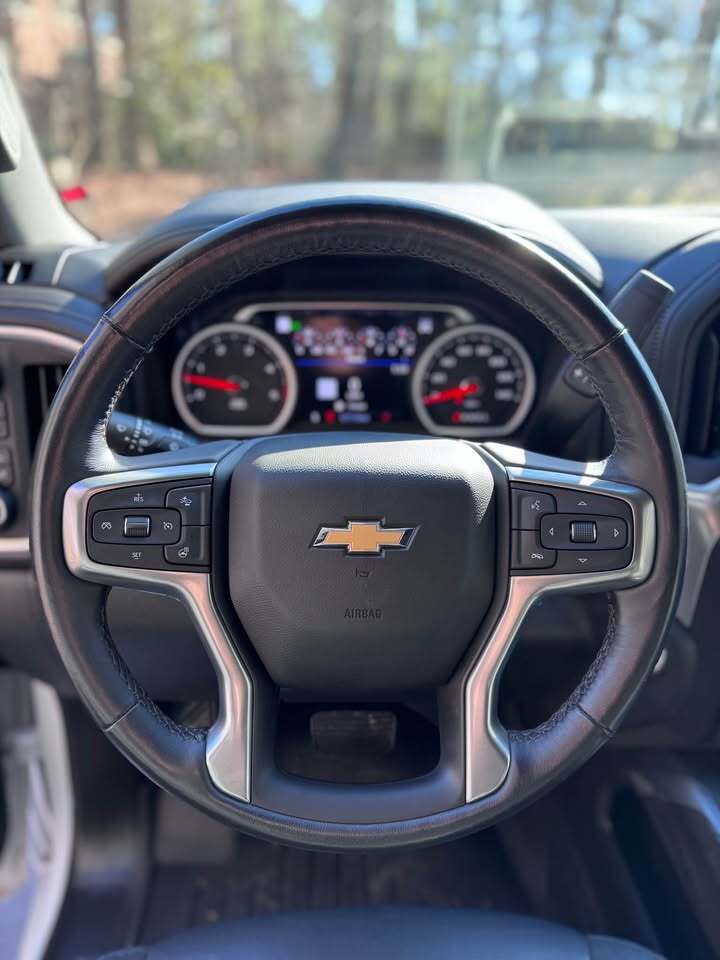 2022 Chevrolet Silverado 2500HD LTZ, photo 16 of 19
