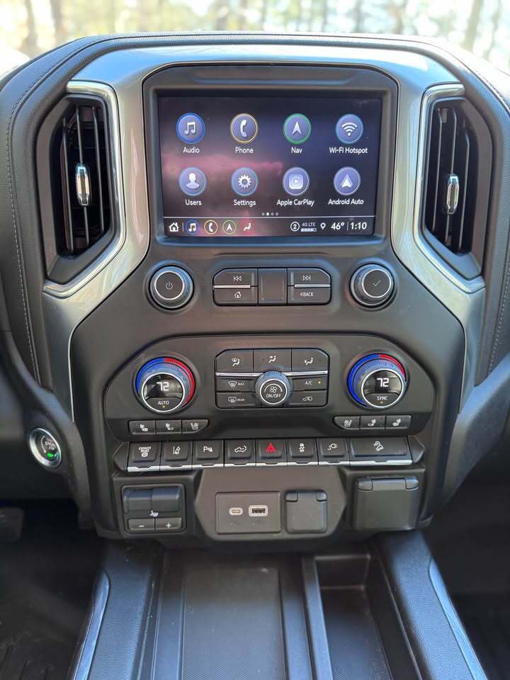2022 Chevrolet Silverado 2500HD LTZ, photo 17 of 19