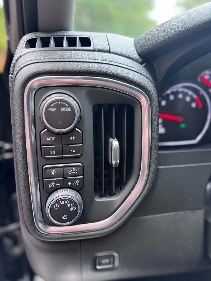 2021 Chevrolet Silverado 1500 LT Trail Boss, photo 17 of 18
