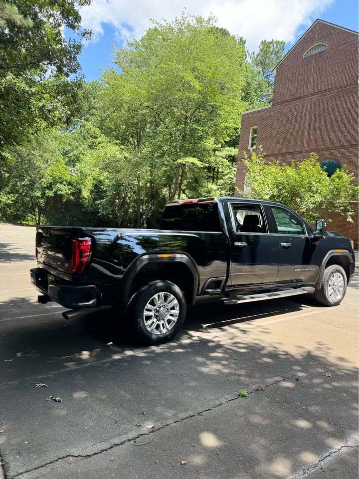 2022 GMC Sierra 2500 hd crew cab Denali, photo 3 of 18