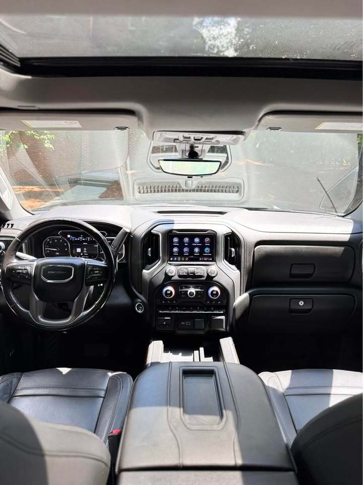 2022 GMC Sierra 2500 hd crew cab Denali, photo 13 of 18