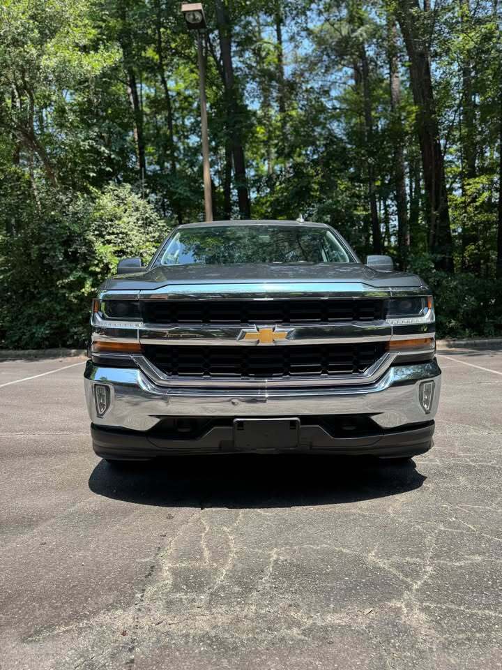 2018 Chevrolet silverado 1500 crew cab LT, photo 2 of 20