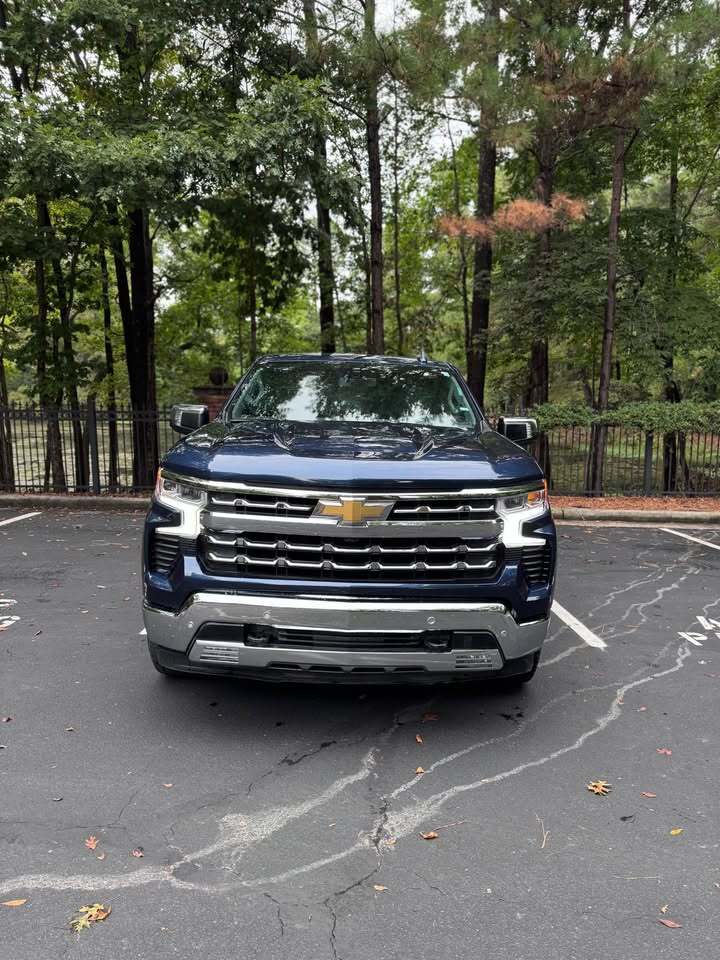 2023 Chevrolet Silverado 1500 LTZ, photo 2 of 14