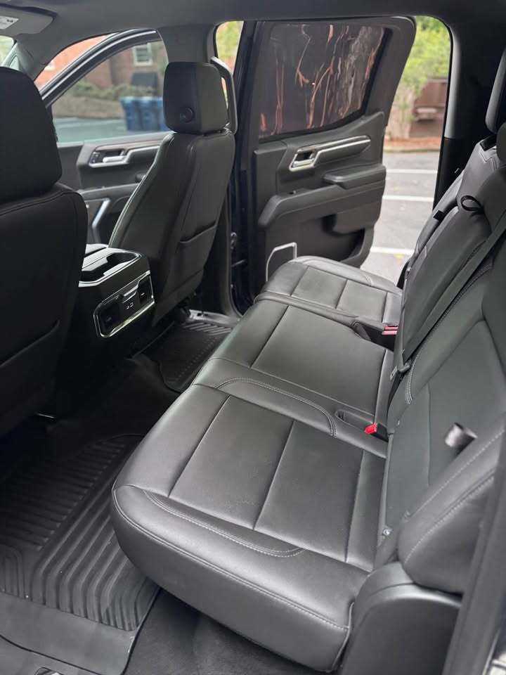 2023 Chevrolet Silverado 1500 LTZ, photo 5 of 14