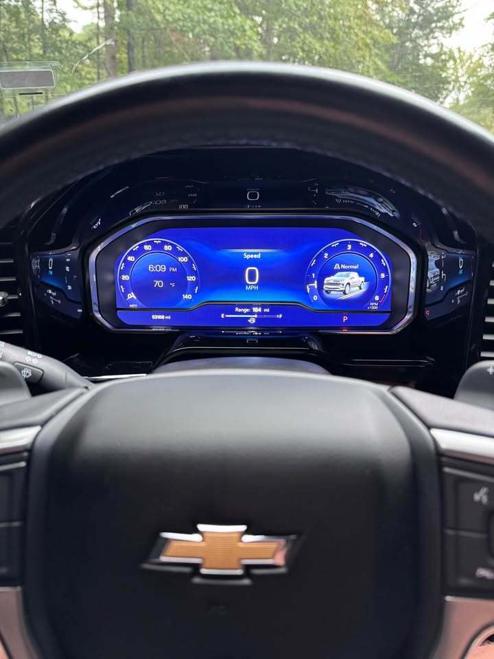 2023 Chevrolet Silverado 1500 LTZ, photo 7 of 14