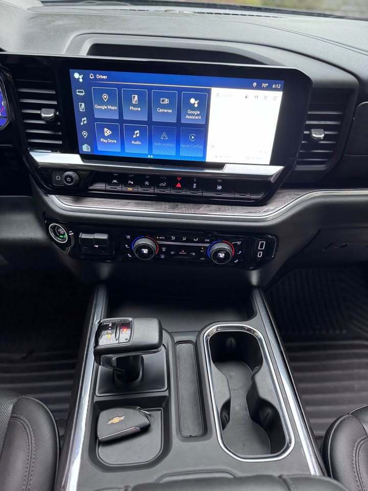 2023 Chevrolet Silverado 1500 LTZ, photo 8 of 14