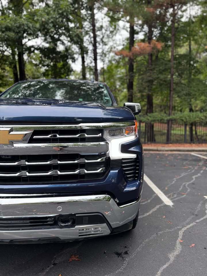 2023 Chevrolet Silverado 1500 LTZ, photo 10 of 14