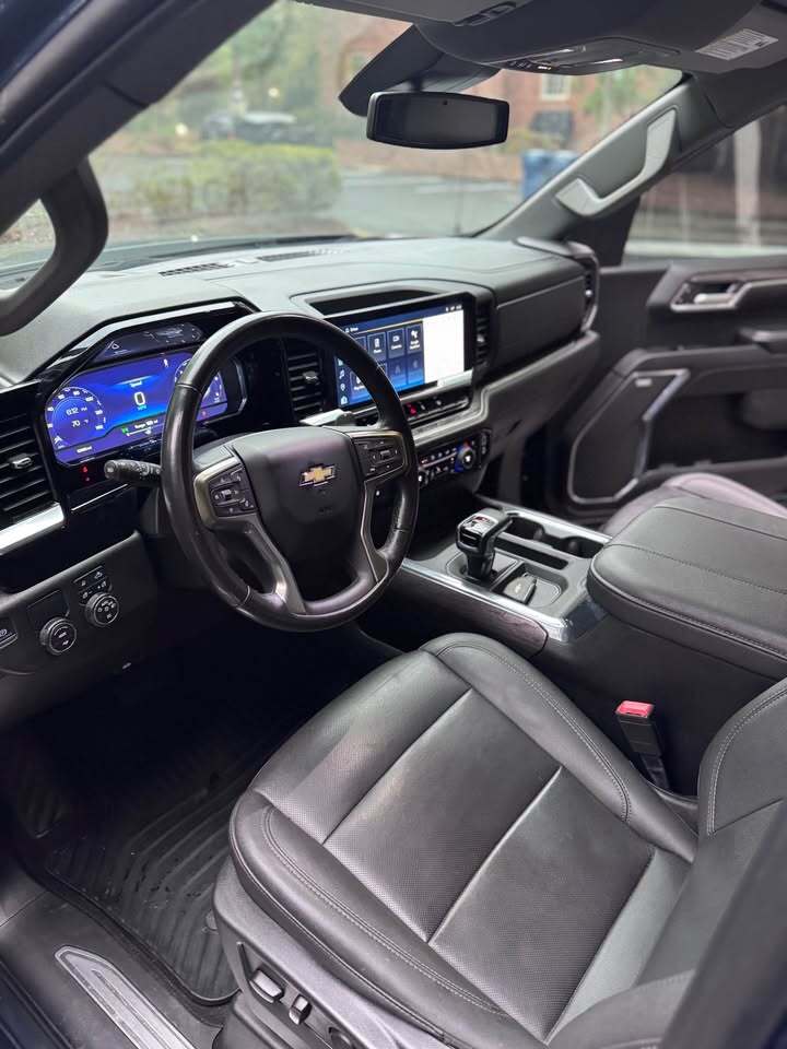2023 Chevrolet Silverado 1500 LTZ, photo 11 of 14