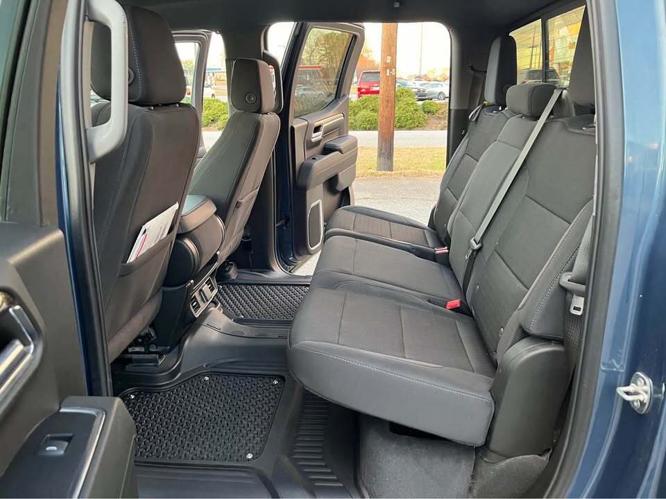 2024 Chevrolet silverado LT, photo 5 of 10