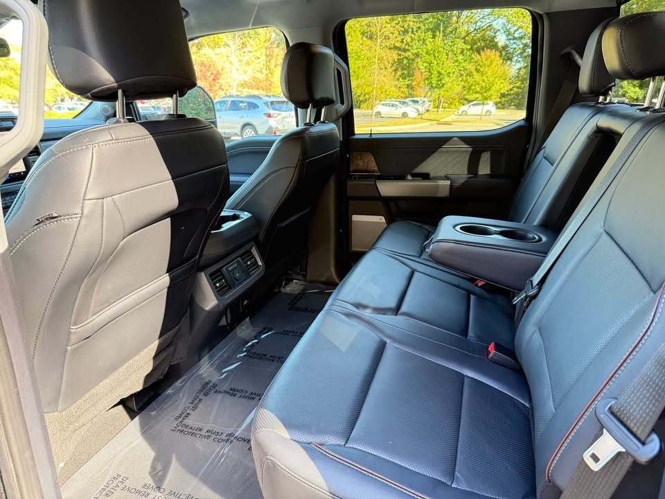 2024 Ford f350 LARIAT DULLY, photo 15 of 18