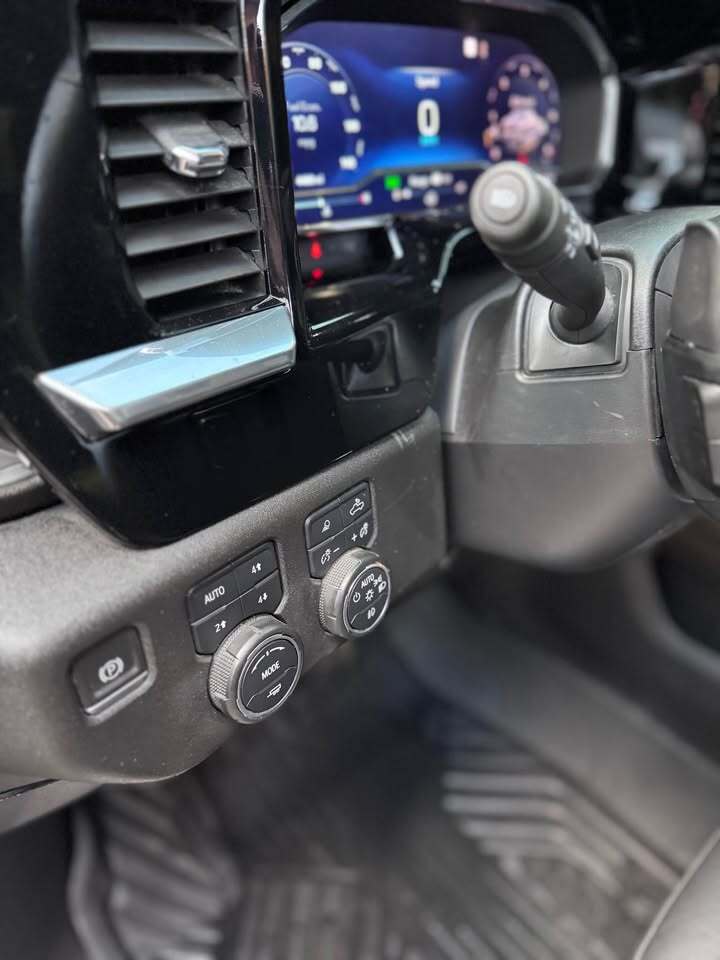 2023 Chevrolet Silverado 1500 RST, photo 6 of 18