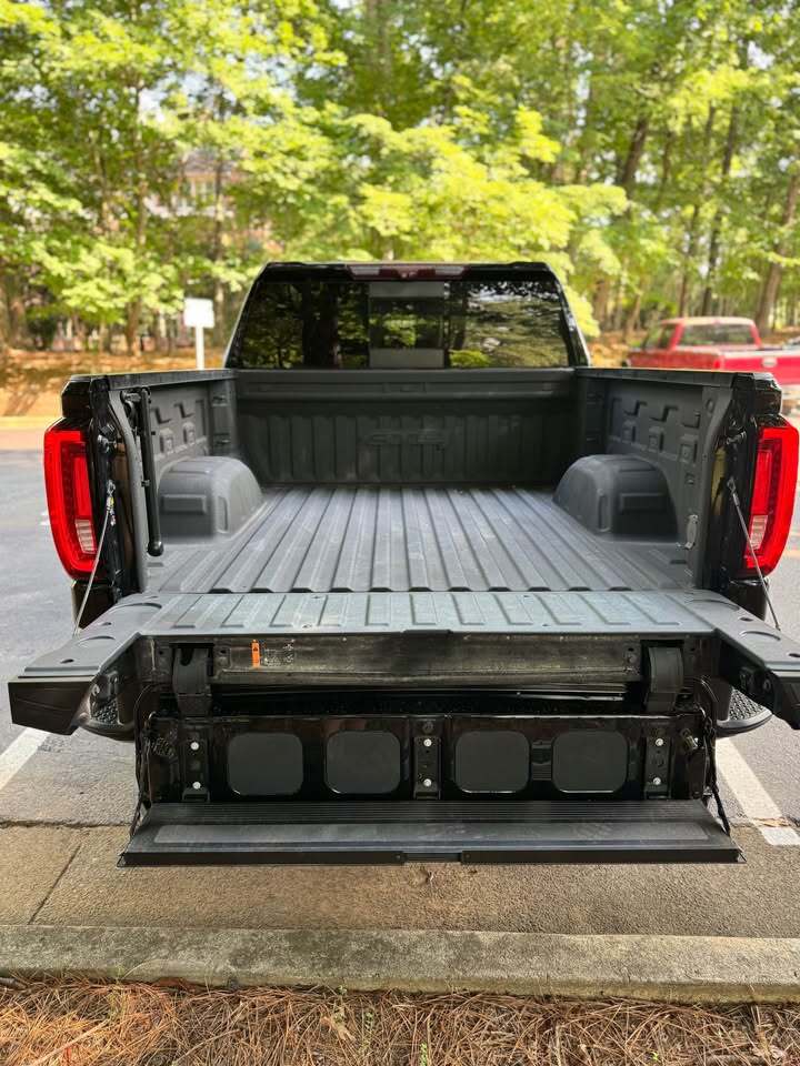 2021 GMC Sierra 1500 AT4 4WD — Duramax Diesel, photo 8 of 17