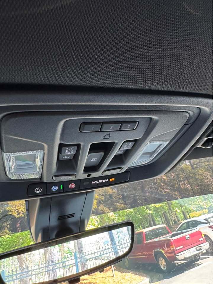 2021 GMC Sierra 1500 AT4 4WD — Duramax Diesel, photo 9 of 17