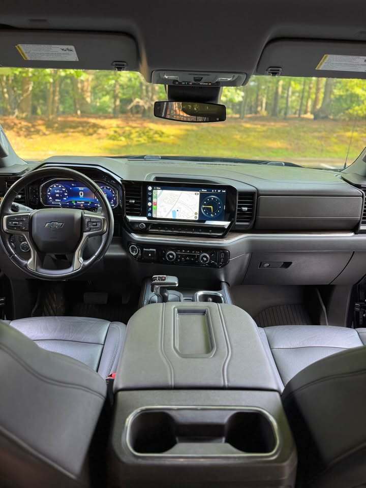 2022 Chevrolet Silverado 1500 RST 4WD, photo 4 of 16