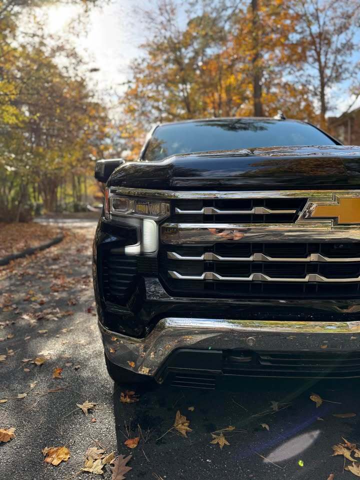 2023 Chevrolet silverado 1500 LTZ, photo 2 of 12