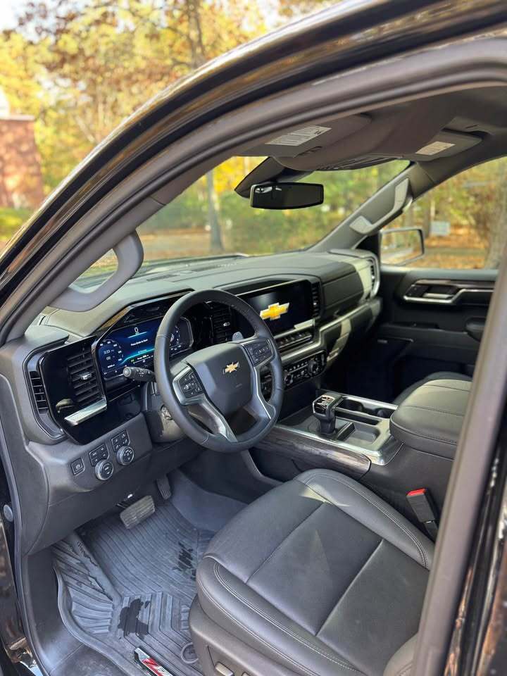 2023 Chevrolet silverado 1500 LTZ, photo 11 of 12