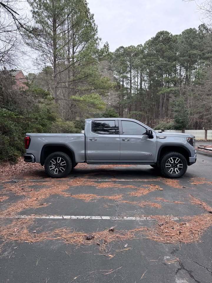 2024 GMC Sierra 1500 AT4, photo 8 of 19