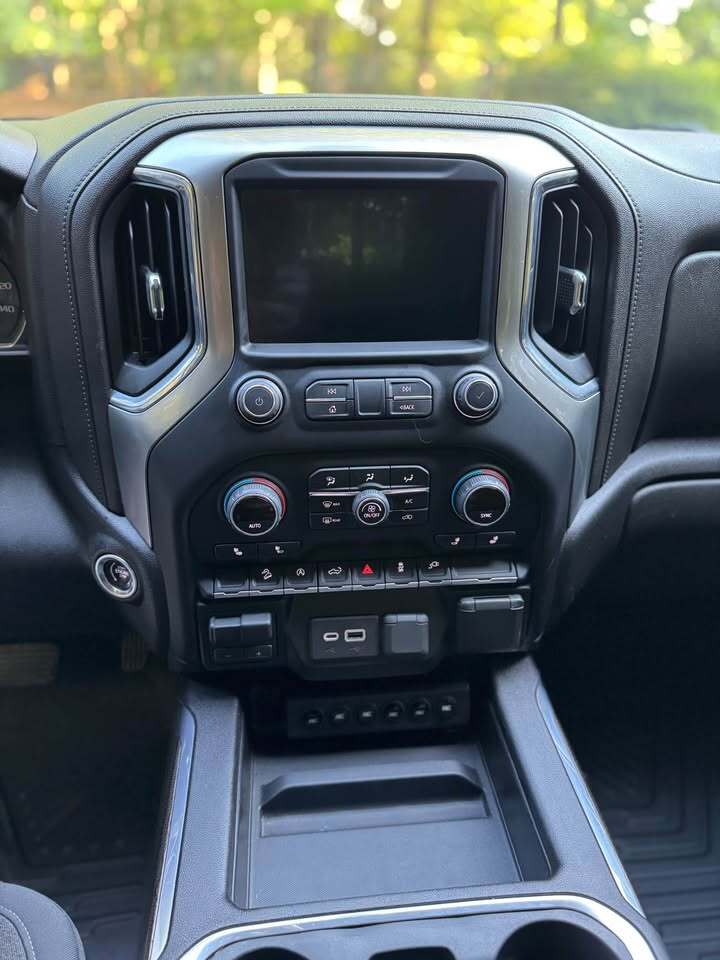 2019 Chevrolet Silverado 1500 RST — Lifted 4x4, photo 15 of 17