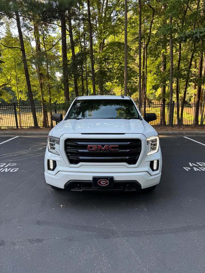 2022 GMC Sierra 1500 Elevation, photo 2 of 17