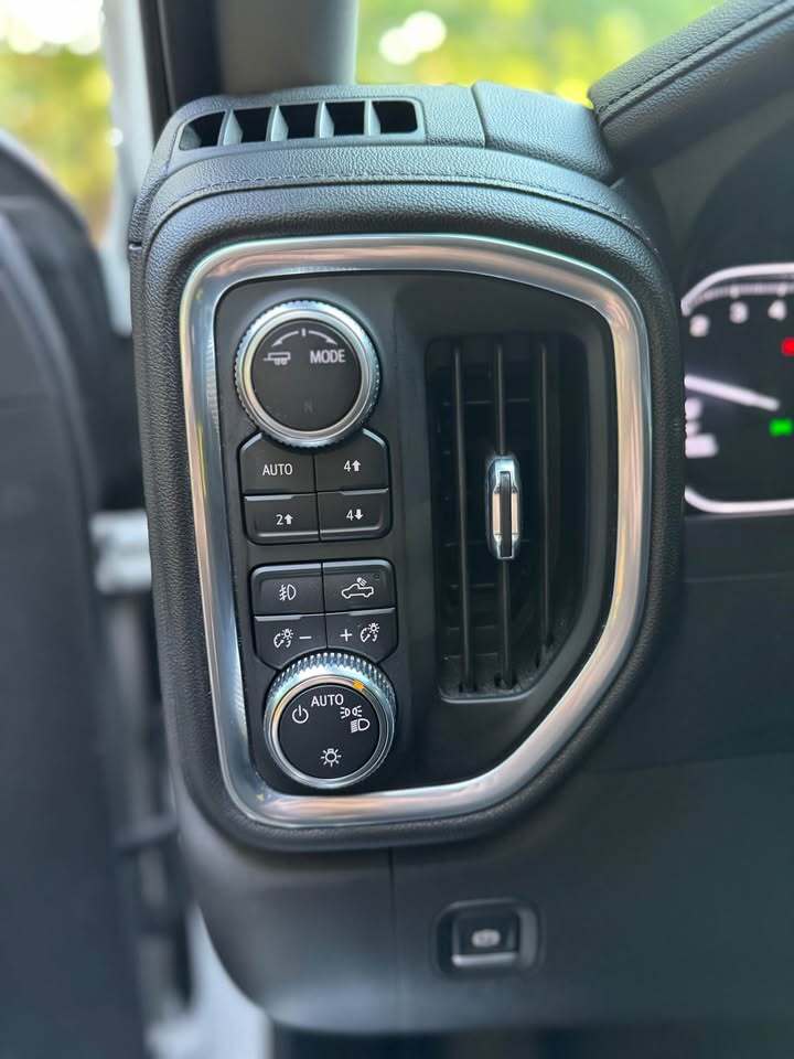 2022 GMC Sierra 1500 Elevation, photo 7 of 17