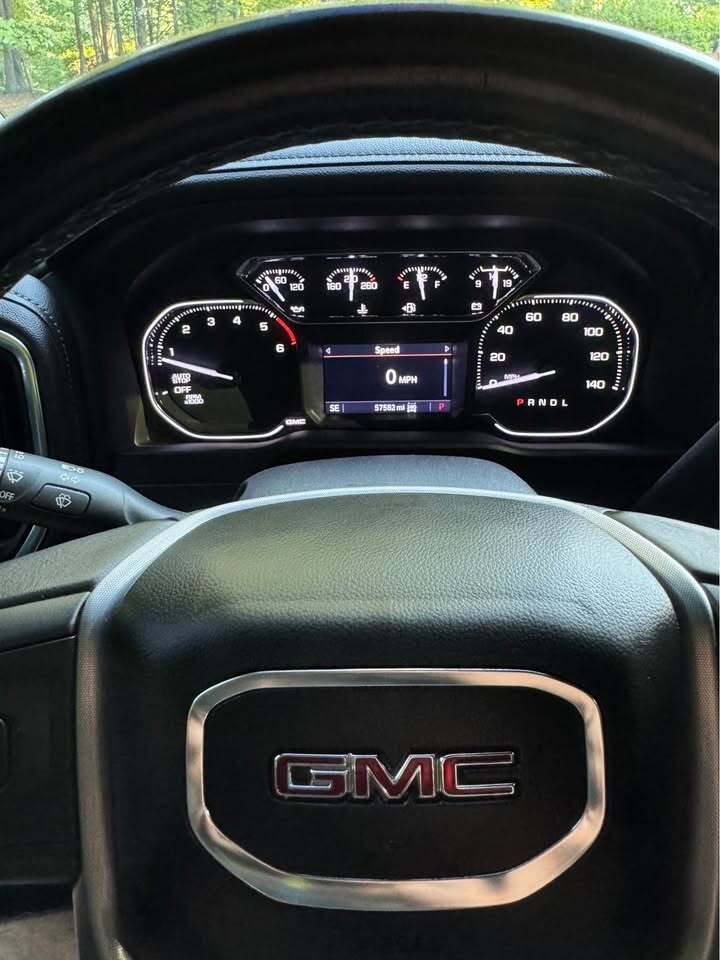2022 GMC Sierra 1500 Elevation, photo 9 of 17