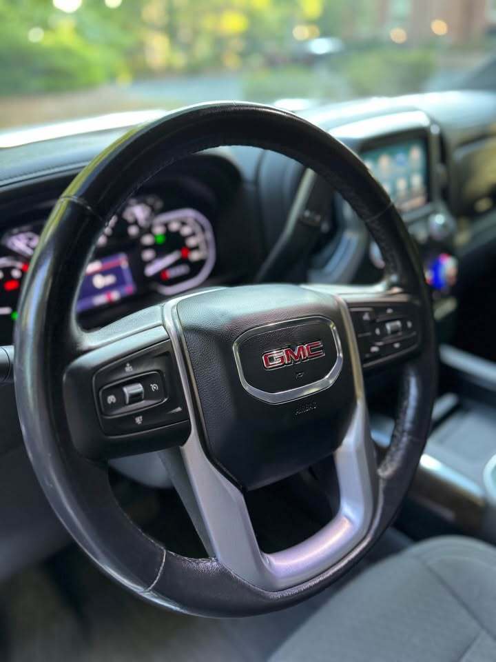 2022 GMC Sierra 1500 Elevation, photo 10 of 17