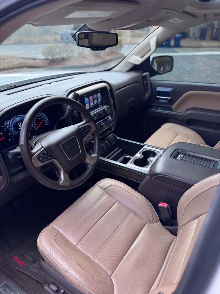 2017 GMC Sierra 1500 Denali, photo 10 of 16