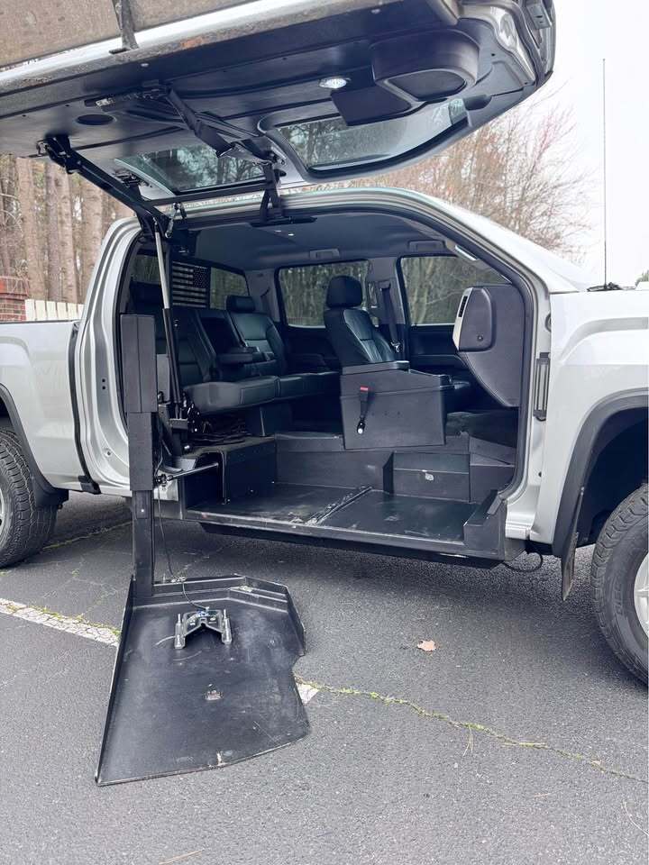 2017 GMC Sierra 1500 SLT, photo 2 of 19