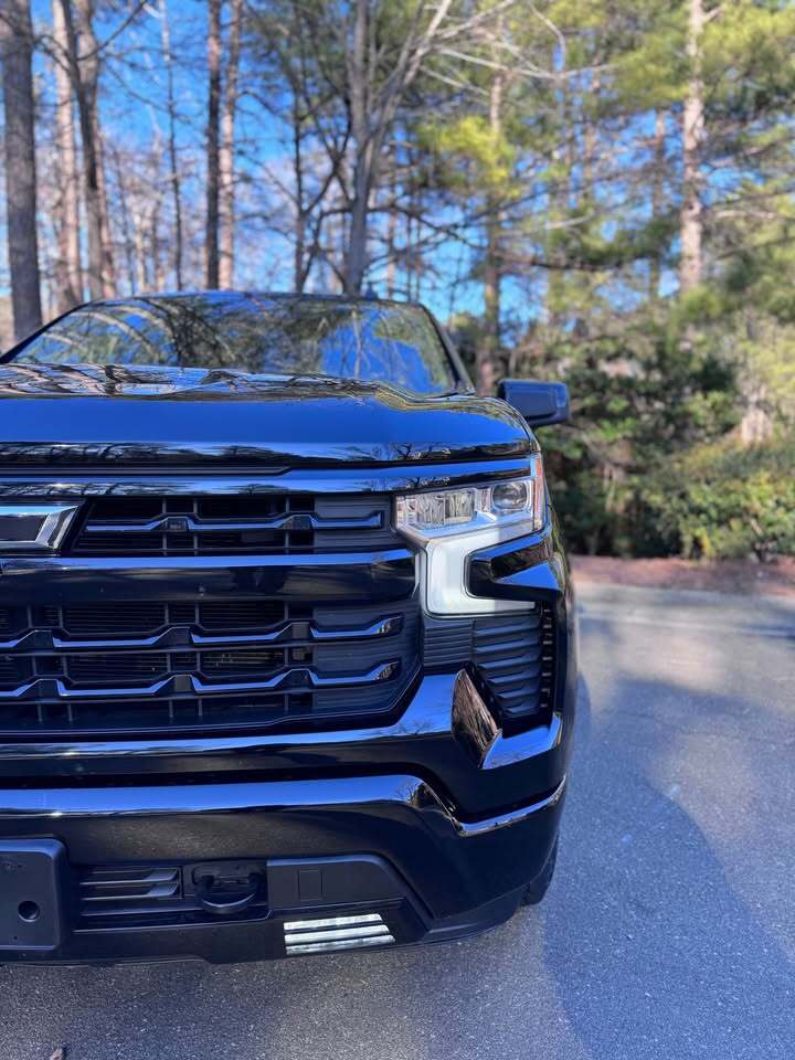 2023 Chevrolet Silverado 1500 RST | 5.3L V8, photo 3 of 18