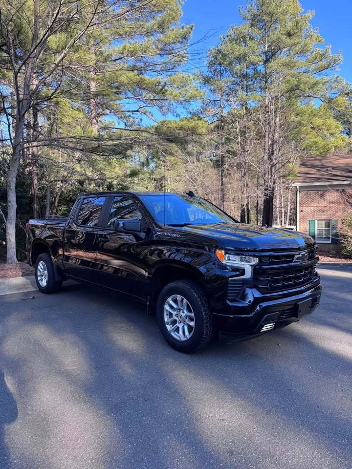 2023 Chevrolet Silverado 1500 RST | 5.3L V8, photo 9 of 18