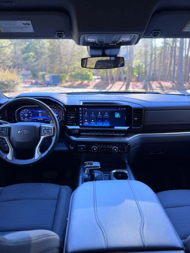 2023 Chevrolet Silverado 1500 RST | 5.3L V8, photo 14 of 18