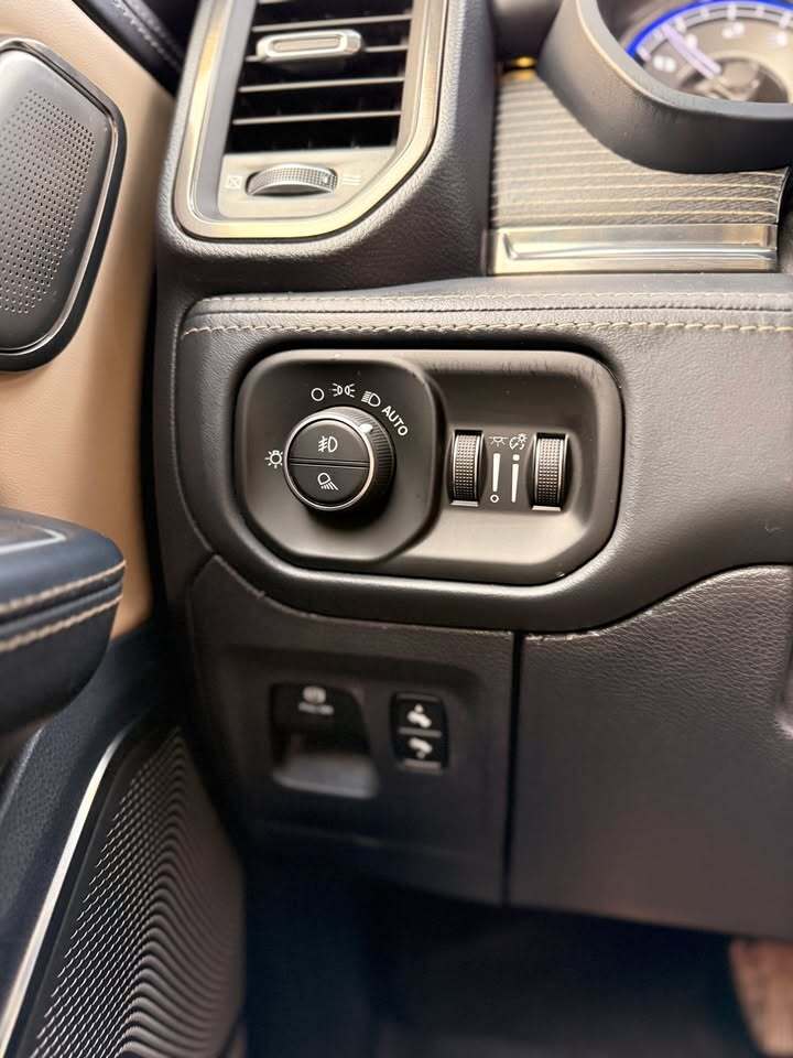 2020 RAM LIMITED 1500 5.7L, photo 14 of 16