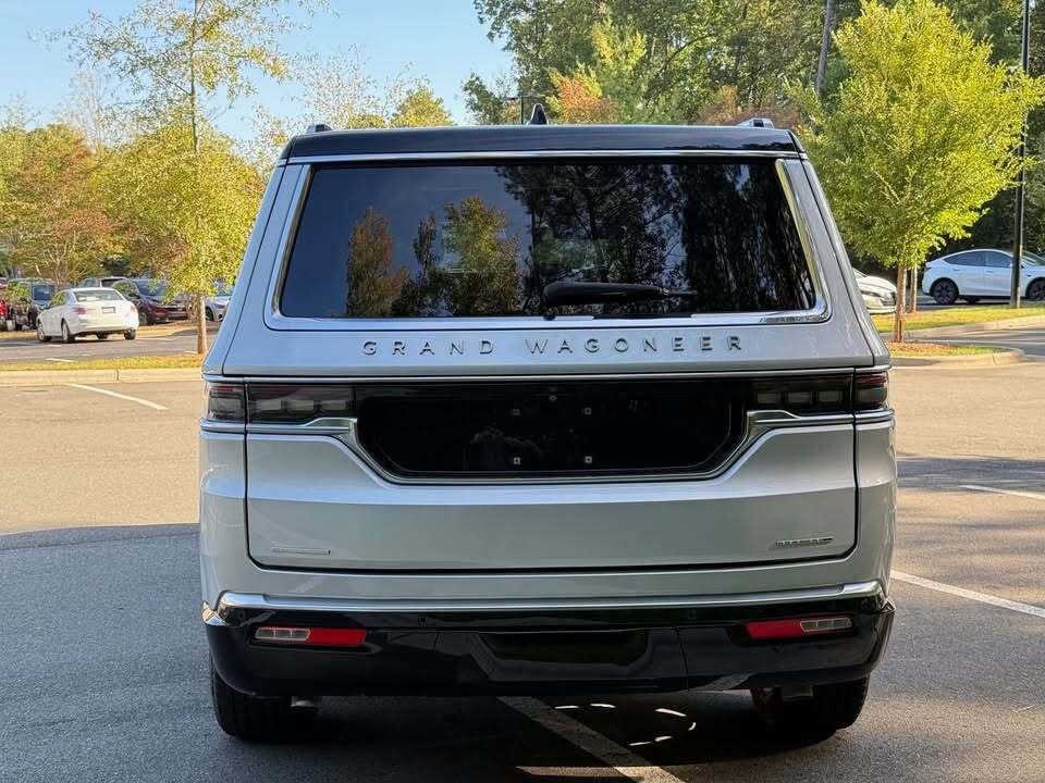 2022 Jeep grand wagoneer, photo 3 of 11