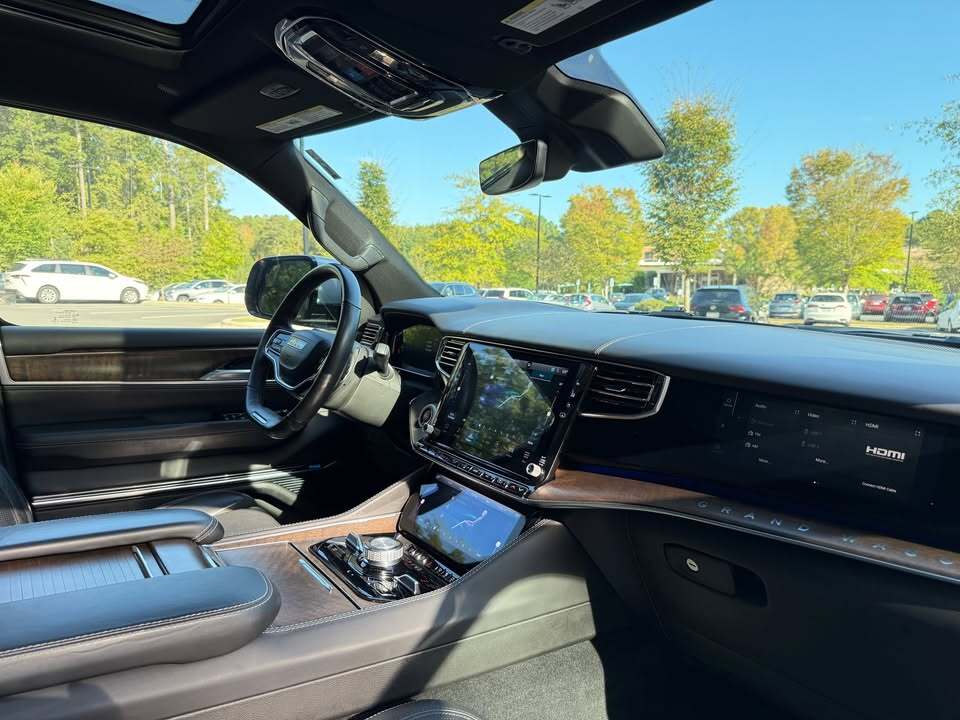 2022 Jeep grand wagoneer, photo 4 of 11