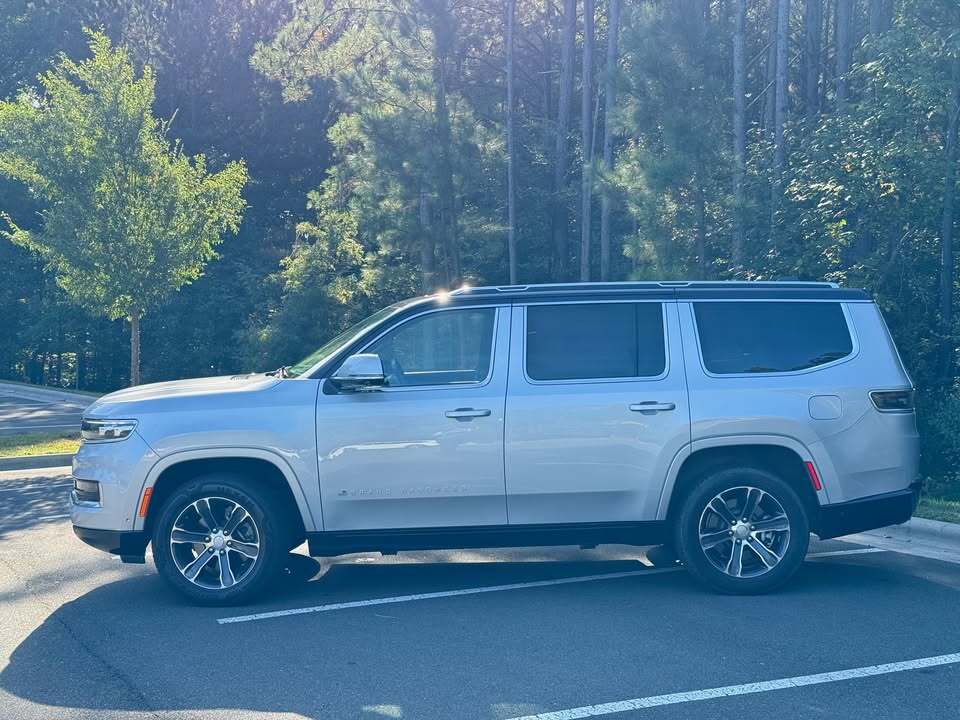 2022 Jeep grand wagoneer, photo 6 of 11