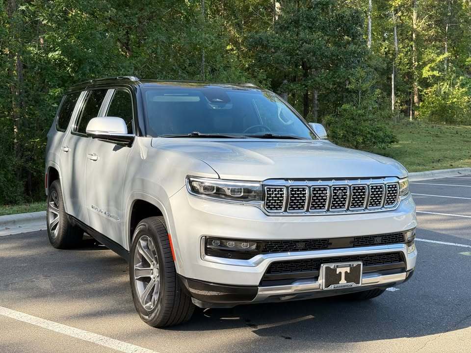 2022 Jeep grand wagoneer, photo 9 of 11