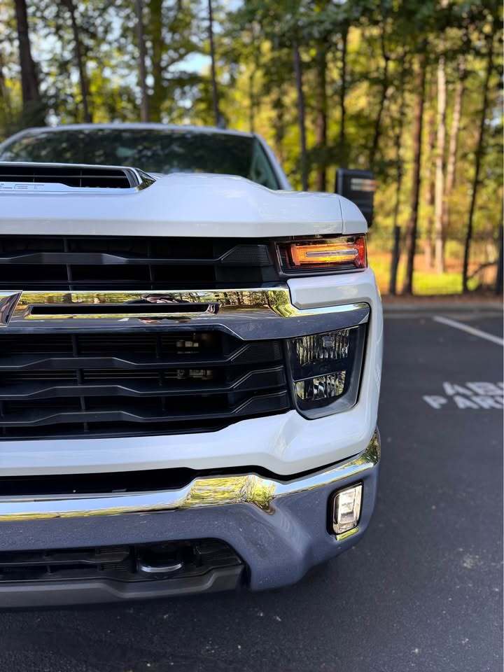 2024 Chevrolet Silverado 2500 LT 4×4 Crew Cab, photo 3 of 15