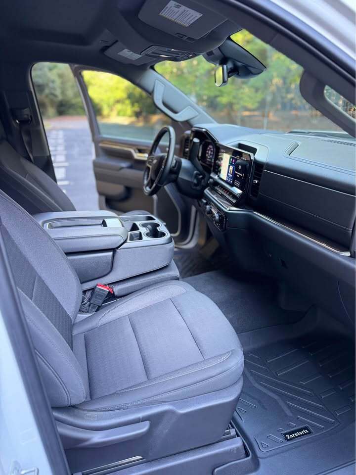 2024 Chevrolet Silverado 2500 LT 4×4 Crew Cab, photo 4 of 15