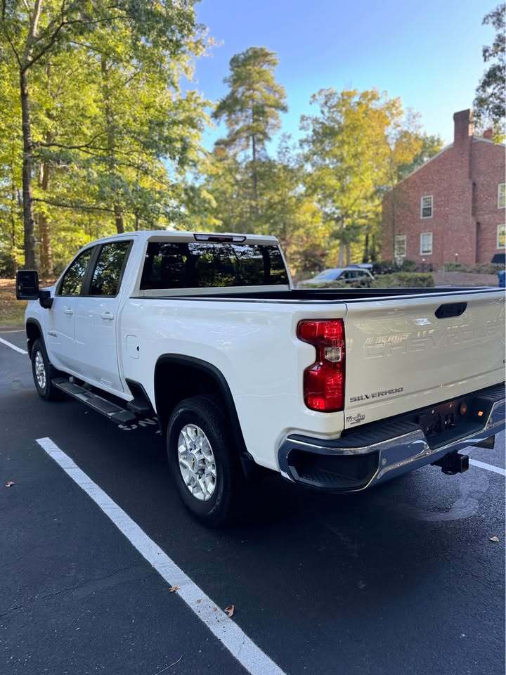 2024 Chevrolet Silverado 2500 LT 4×4 Crew Cab, photo 8 of 15