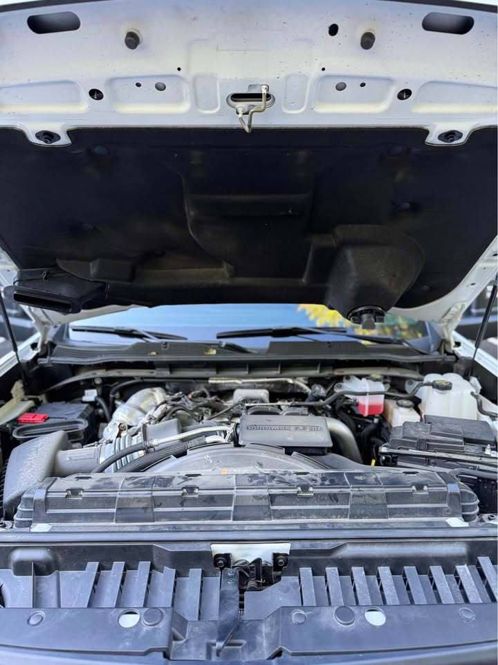 2024 Chevrolet Silverado 2500 LT 4×4 Crew Cab, photo 9 of 15