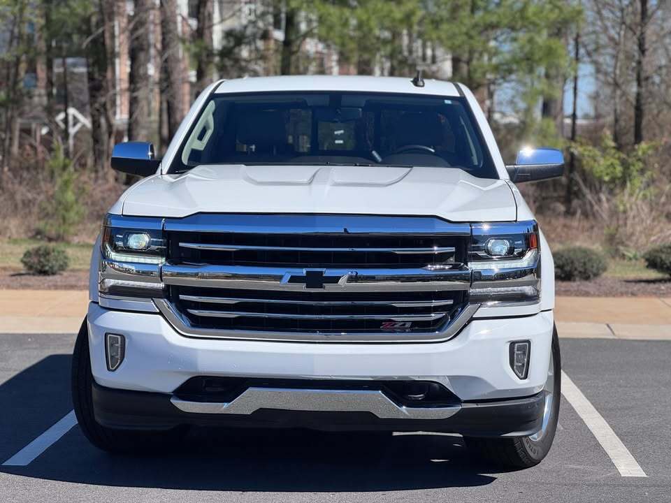 2018 Chevrolet silverado crew cab z71, photo 2 of 16