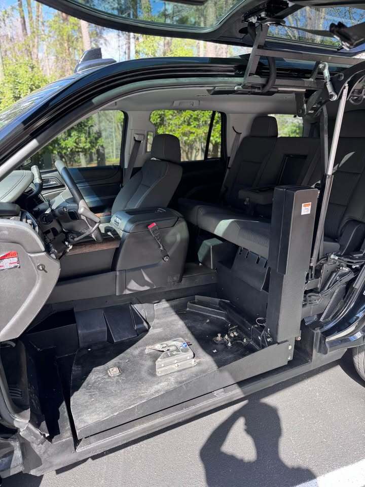 2017 Chevrolet Tahoe LS, photo 11 of 19