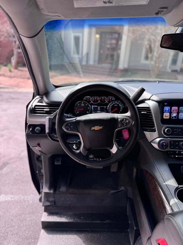 2017 Chevrolet Tahoe LS, photo 13 of 19