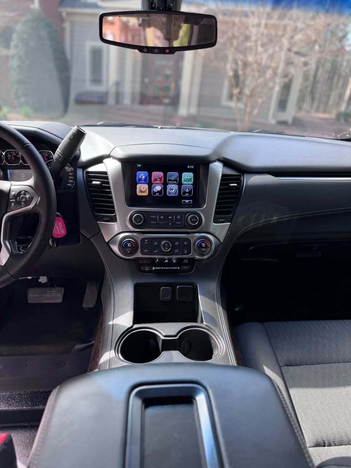2017 Chevrolet Tahoe LS, photo 14 of 19