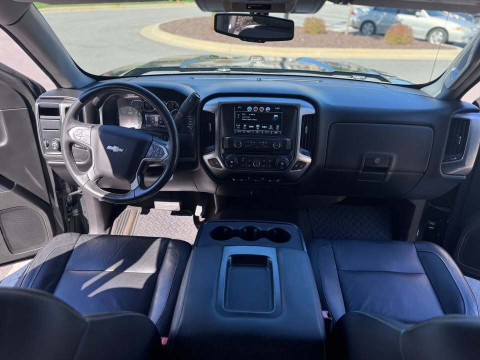 2017 Chevrolet Silverado 5.3 LT, photo 4 of 12