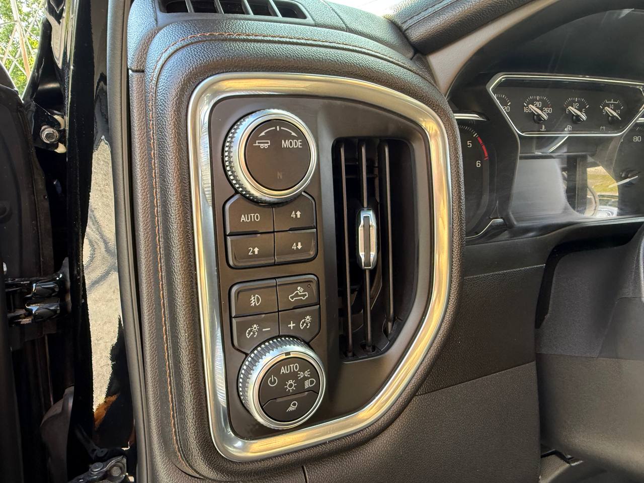 2021 GMC Sierra 1500 AT4 4WD — Duramax Diesel, photo 15 of 16