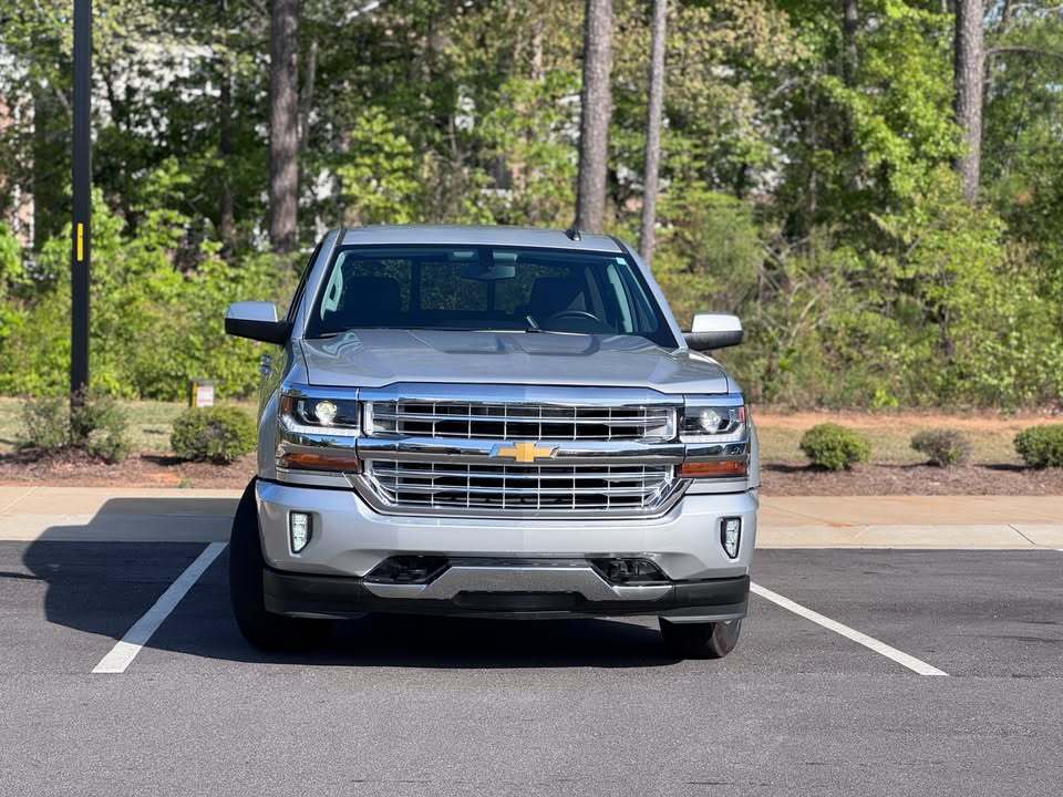 2016 Chevrolet Silverado 5.3 LT Z71, photo 2 of 14