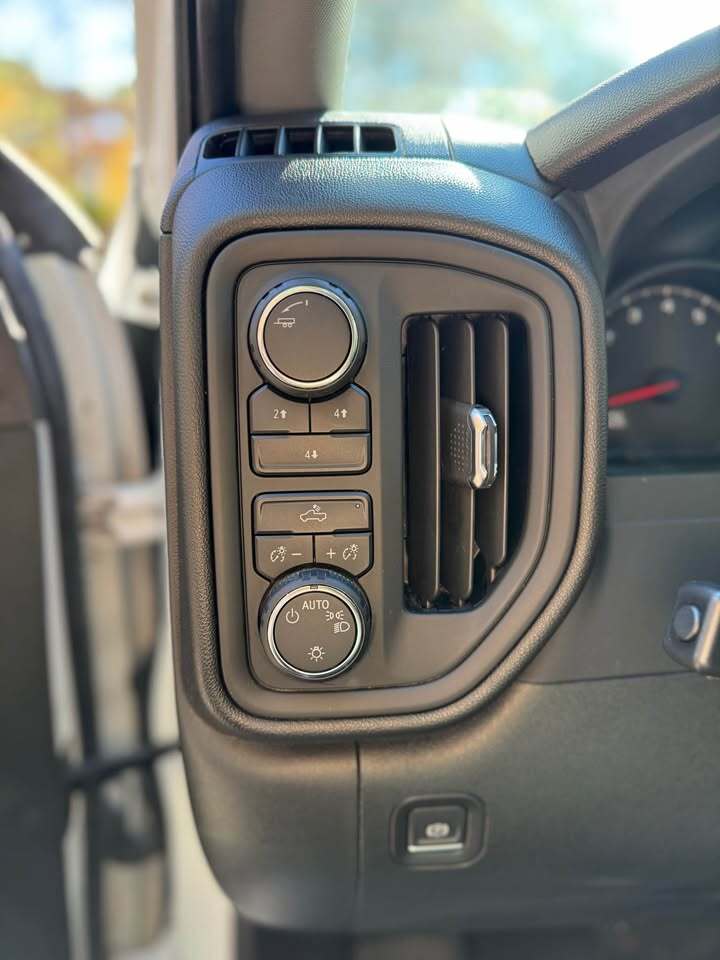 2024 Chevrolet silverado 2500hd WT, photo 3 of 14