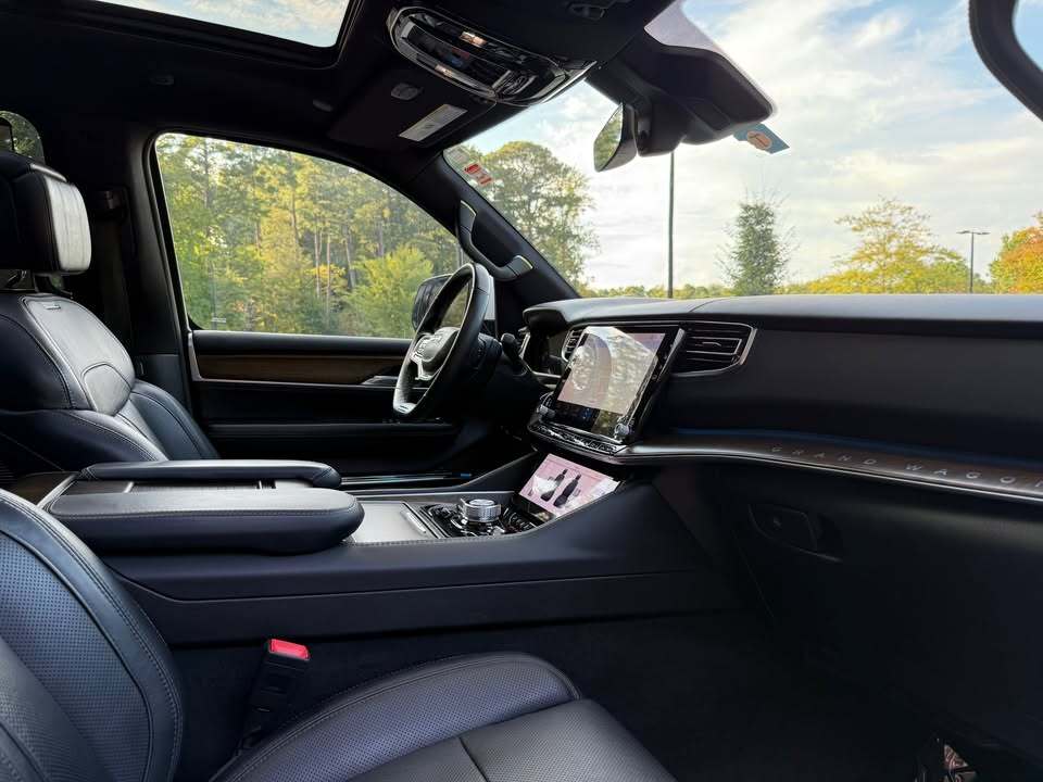 2022 Jeep Grand Wagoneer, photo 7 of 11